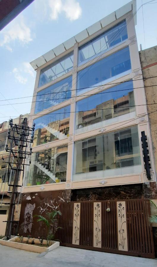 B R Inn Bangalore Exteriör bild