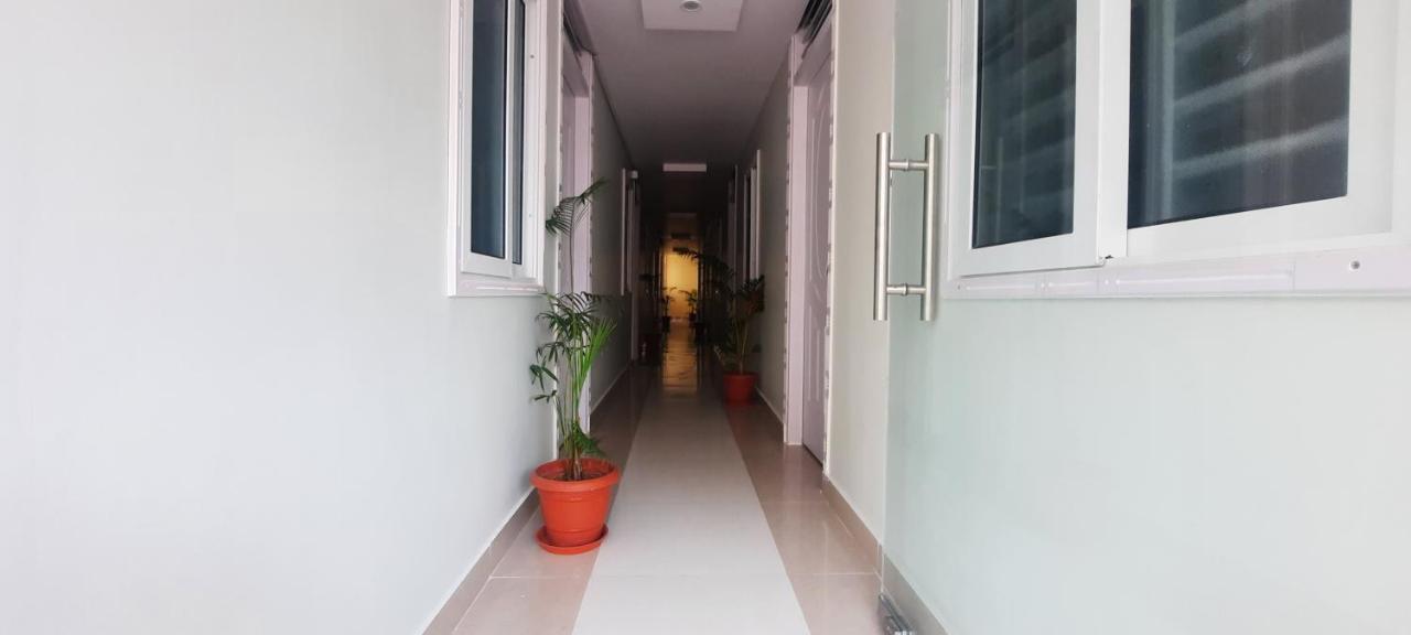 B R Inn Bangalore Exteriör bild