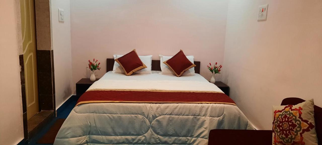 B R Inn Bangalore Exteriör bild