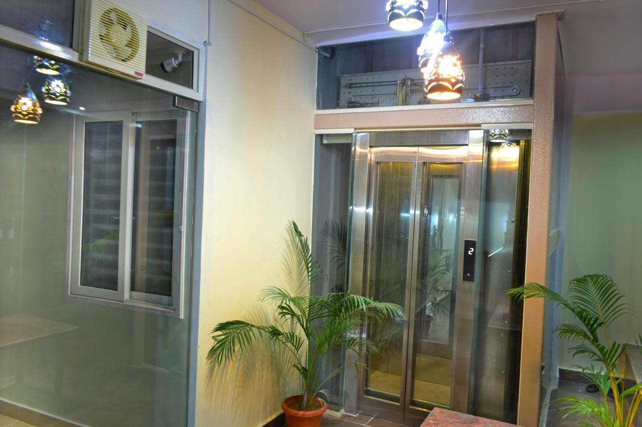 B R Inn Bangalore Exteriör bild